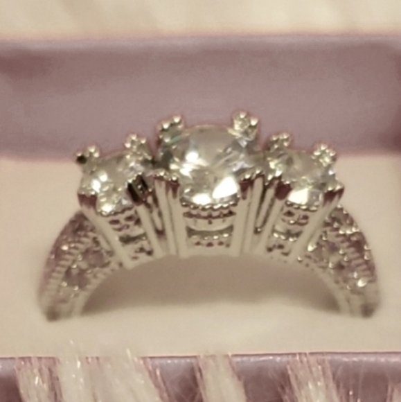 SALE !! Engagement/Fashion Ring NWOT - Picture 10 of 11